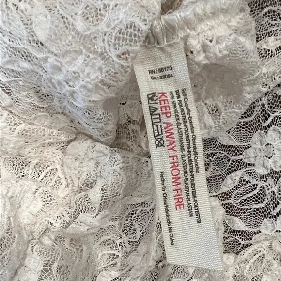 Free people Elegant Lace Women’s Top in Cream - Picture 6 of 6